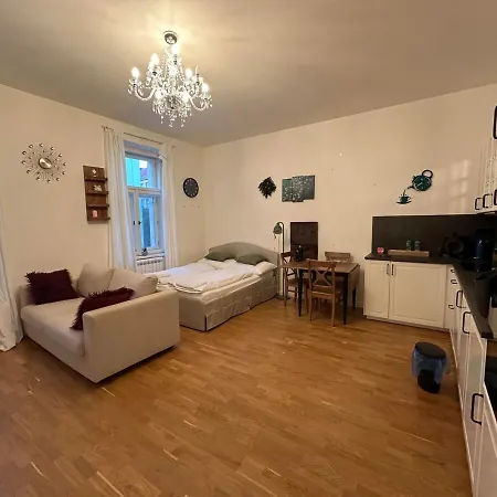Cozy Nest By Karlín Square דירה *