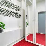 Cozy Nest By Karlin Square *