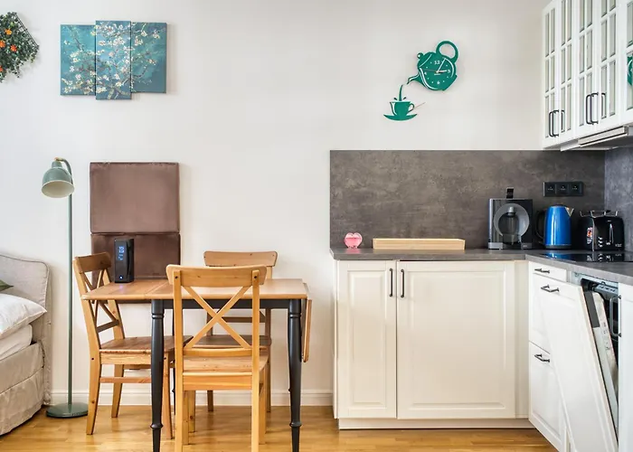 Cozy Nest By Karlin Square * Praag