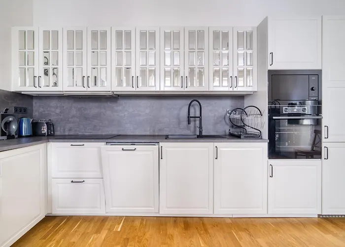 Cozy Nest By Karlin Square * Praag