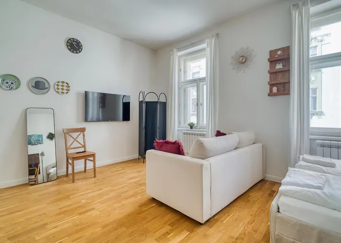 Cozy Nest By Karlin Square Appartement