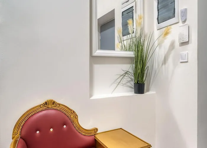 Cozy Nest By Karlin Square Appartement *
